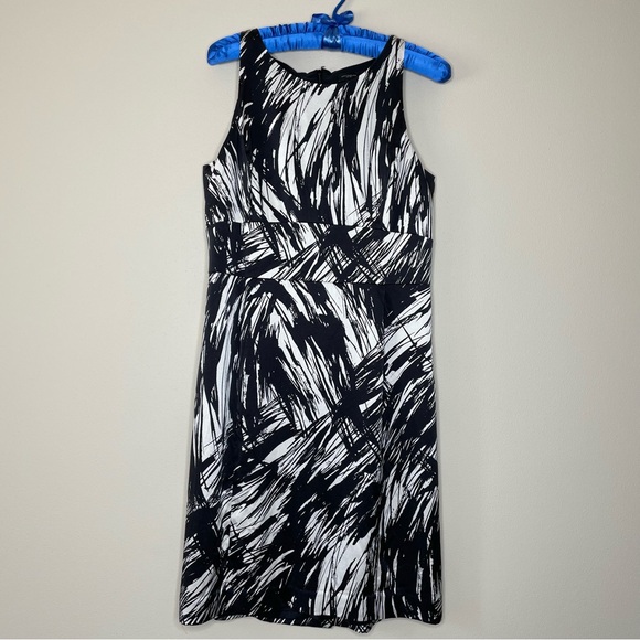 Ann Taylor Black and White Patterned Silk Sleeveless Dress - Picture 9 of 9
